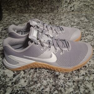Mens Nike Metcon 4 Gray/Gum Bottoms Athletic Shoes Size 10 Like New